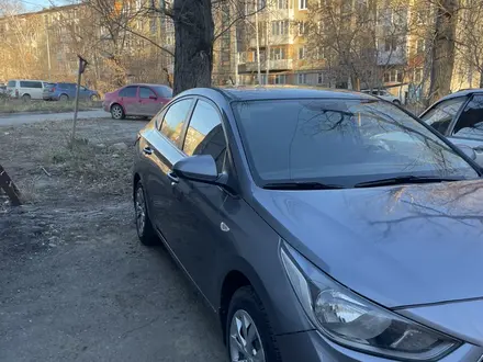 Hyundai Accent 2018 года за 6 200 000 тг. в Усть-Каменогорск – фото 3