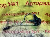 Замок передней правой двери на тойота Ланд круйзер J100 за 35 000 тг. в Алматы – фото 4
