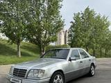 Mercedes-Benz E 280 1993 года за 2 800 000 тг. в Астана – фото 2