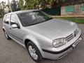 Volkswagen Golf 2001 годаfor2 470 000 тг. в Экибастуз