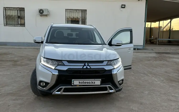 Mitsubishi Outlander 2019 годаfor11 000 000 тг. в Жанаозен