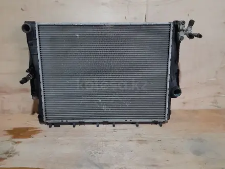 Радиатор на БМВ Е46 за 35 000 тг. в Алматы – фото 3