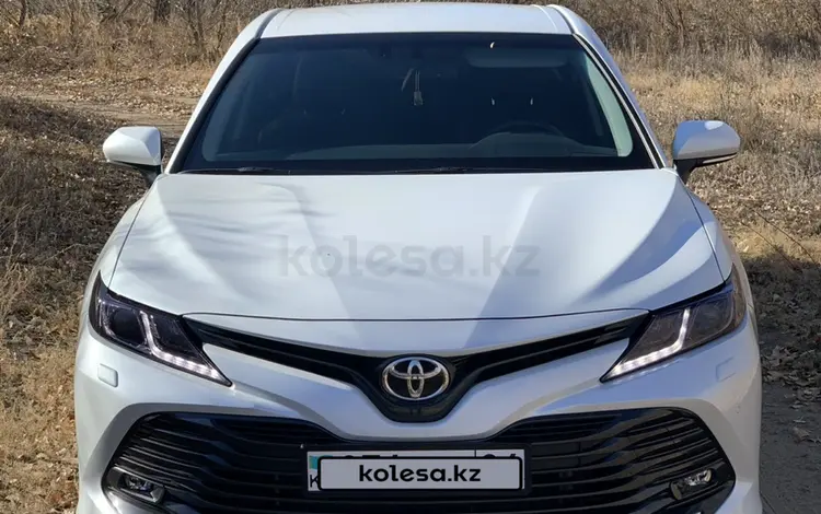 Toyota Camry 2019 годаүшін13 700 000 тг. в Актобе