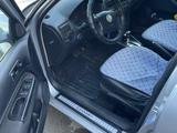 Volkswagen Golf 2003 годаfor3 000 000 тг. в Актобе – фото 5