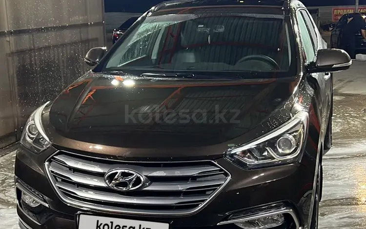 Hyundai Santa Fe 2016 годаfor11 000 000 тг. в Актау