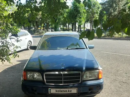 Mercedes-Benz C 200 1994 года за 1 000 000 тг. в Алматы