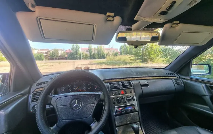 Mercedes-Benz E 280 1996 годаүшін2 450 000 тг. в Астана