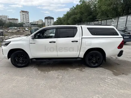 Toyota Hilux 2018 года за 14 000 000 тг. в Алматы – фото 2