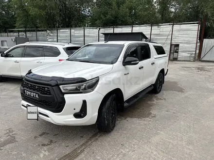 Toyota Hilux 2018 года за 14 000 000 тг. в Алматы