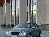 Mercedes-Benz E 55 AMG 2001 года за 7 000 000 тг. в Уральск – фото 2