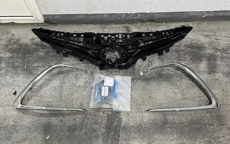 Решетка радиатора на Toyota Camry 75үшін25 000 тг. в Алматы