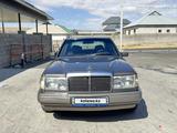 Mercedes-Benz E 200 1990 года за 850 000 тг. в Кентау – фото 2