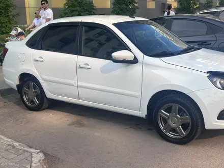 ВАЗ (Lada) Granta 2190 2021 года за 5 000 000 тг. в Астана – фото 2