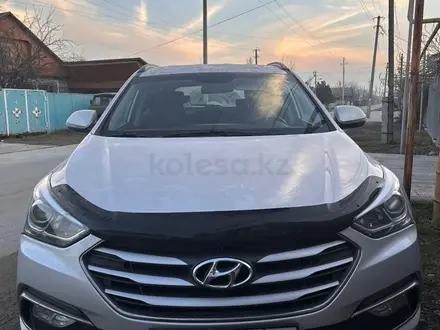 Hyundai Santa Fe 2017 года за 9 000 000 тг. в Алматы – фото 2