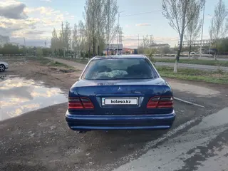 Mercedes-Benz E 280