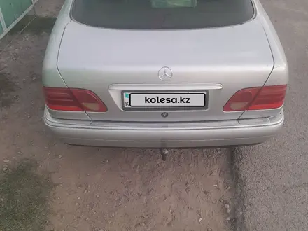 Mercedes-Benz E 280 1997 года за 2 600 000 тг. в Мерке – фото 2