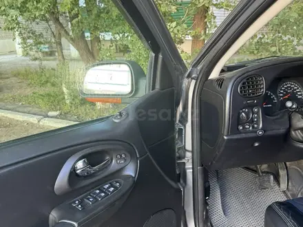 Chevrolet TrailBlazer 2005 года за 3 700 000 тг. в Уральск – фото 9