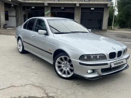 BMW 528 1999 года за 4 000 000 тг. в Алматы
