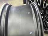 Диски Оригинал на g63 с резиной Pirelli 2025 года за 2 100 000 тг. в Алматы – фото 2
