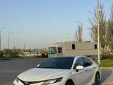 Toyota Camry 2022 года за 15 500 000 тг. в Алматы – фото 2