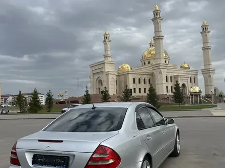 Mercedes-Benz E 320 2003 годаүшін6 500 000 тг. в Петропавловск – фото 2