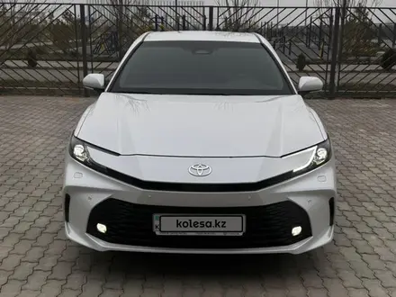 Toyota Camry 2025 года за 18 200 000 тг. в Актау