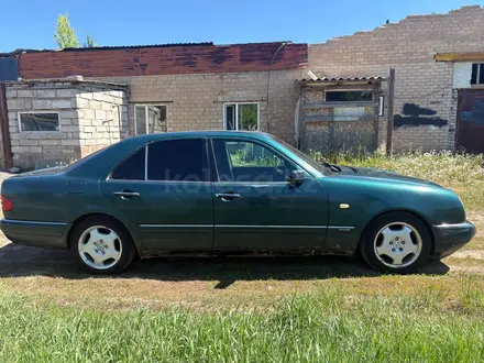 Mercedes-Benz E 230 1995 года за 1 400 000 тг. в Астана – фото 4