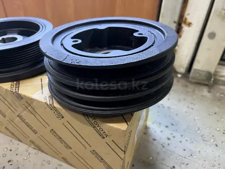 Шкив коленвал на land cruiser 100, 105.2uz, 1fz, 1hz, hd. за 1 687 тг. в Алматы