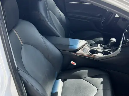 Toyota Camry 2019 года за 14 300 000 тг. в Тараз – фото 12