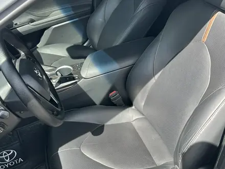 Toyota Camry 2019 года за 14 300 000 тг. в Тараз – фото 11