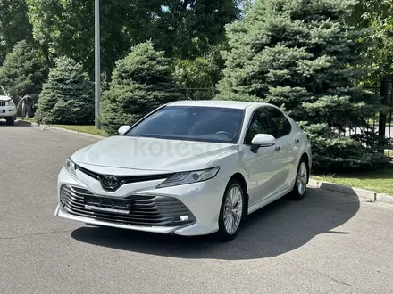Toyota Camry 2019 года за 14 300 000 тг. в Тараз