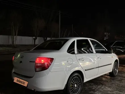 ВАЗ (Lada) Granta 2190 2015 года за 2 500 000 тг. в Караганда – фото 2