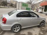 Hyundai Verna 2010 года за 2 500 000 тг. в Шымкент – фото 3