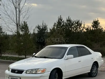 Toyota Camry 2001 года за 3 000 000 тг. в Алматы – фото 4