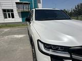 Toyota Land Cruiser 2024 года за 54 000 000 тг. в Алматы – фото 2