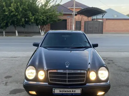 Mercedes-Benz E 280 1997 года за 3 200 000 тг. в Кызылорда – фото 2