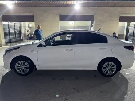 Kia Rio 2019 года за 6 700 000 тг. в Актау – фото 3