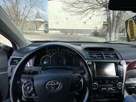 Toyota Camry 2014 года за 9 400 000 тг. в Экибастуз – фото 8