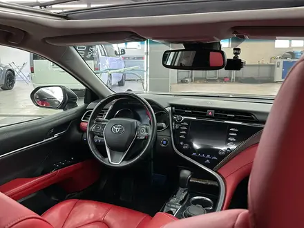 Toyota Camry 2018 года за 12 400 000 тг. в Шымкент – фото 20
