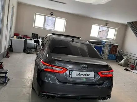 Toyota Camry 2018 года за 12 400 000 тг. в Шымкент – фото 24