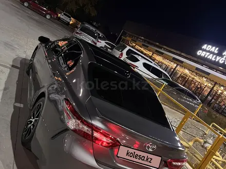 Toyota Camry 2018 года за 12 400 000 тг. в Шымкент – фото 43