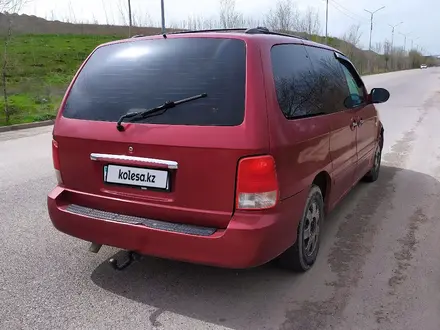 Kia Carnival 2003 года за 3 200 000 тг. в Алматы – фото 3