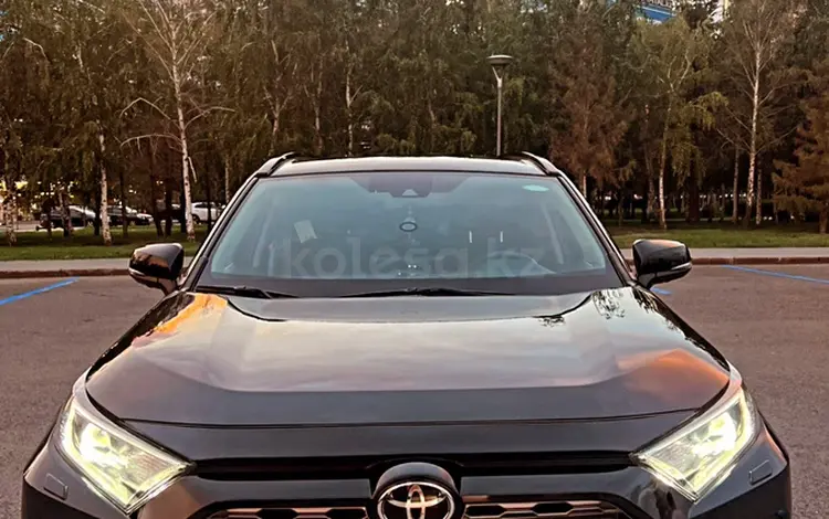 Toyota RAV4 2020 года за 15 500 000 тг. в Астана