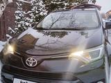 Toyota RAV4 2016 года за 11 350 000 тг. в Усть-Каменогорск – фото 2