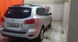 Hyundai Santa Fe 2008 года за 7 000 000 тг. в Уральск – фото 3