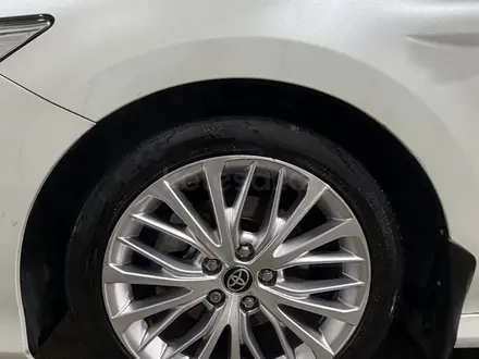 Toyota Camry 2020 года за 13 300 000 тг. в Семей – фото 10