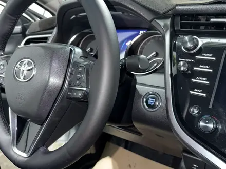 Toyota Camry 2020 года за 13 300 000 тг. в Семей – фото 18