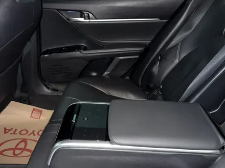 Toyota Camry 2020 года за 13 300 000 тг. в Семей – фото 25
