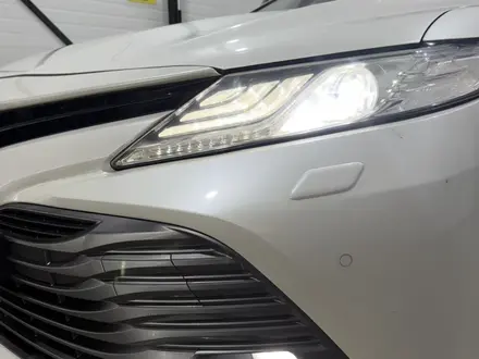 Toyota Camry 2020 года за 13 300 000 тг. в Семей – фото 9