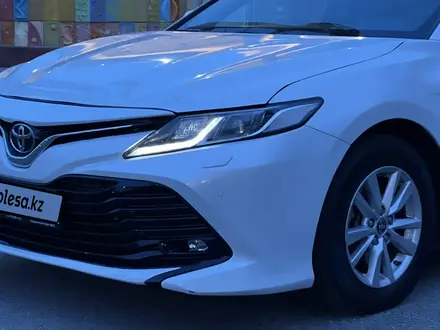 Toyota Camry 2020 года за 13 500 000 тг. в Алматы – фото 16